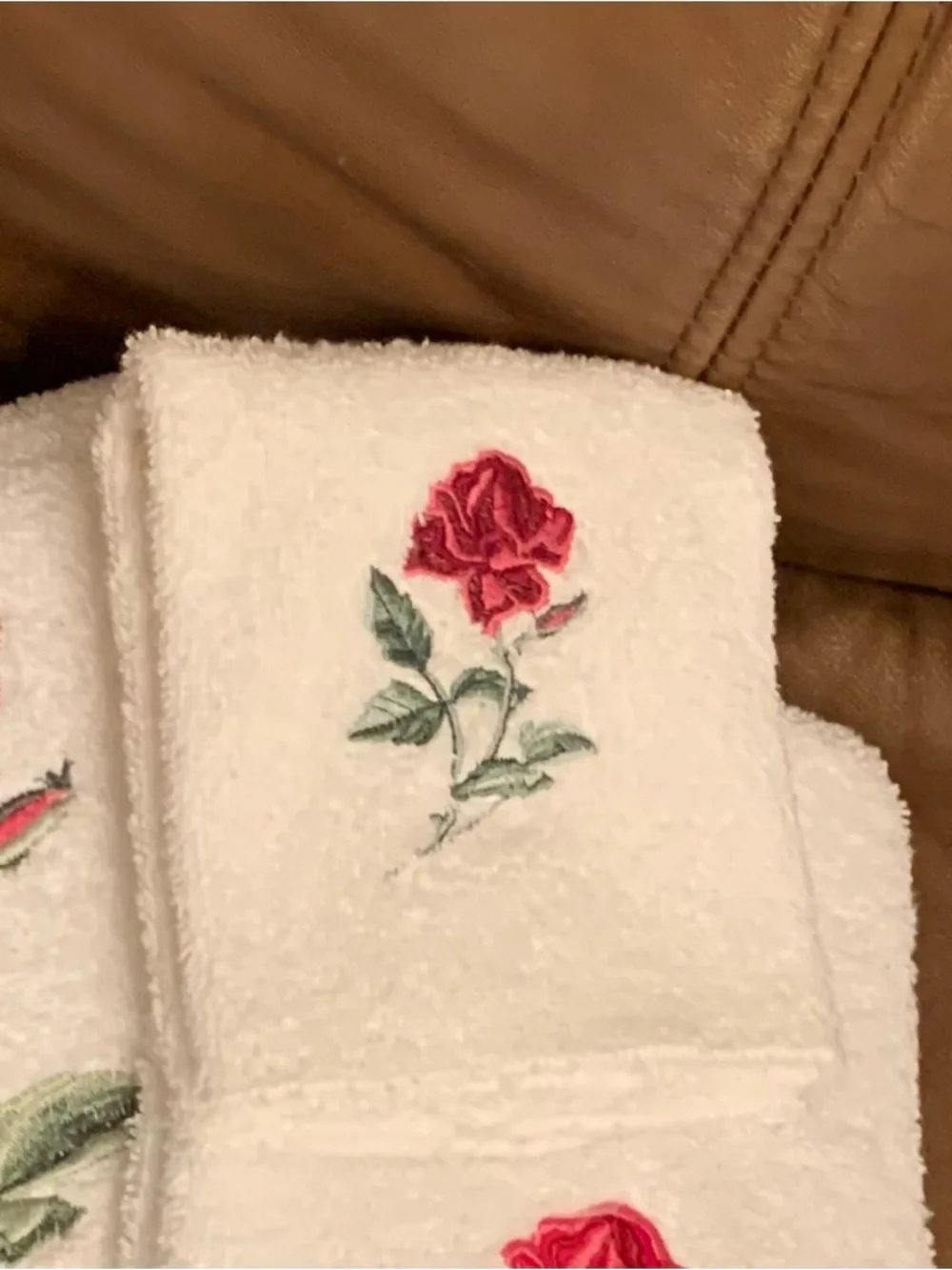 Vintage JC Penney 3pc Towel Set Pink Green Rose Appliqué Embroidered Cotton USA